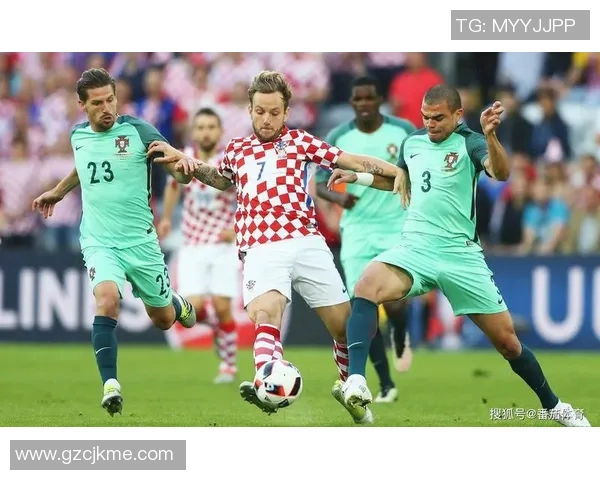 葡萄牙与克罗地亚首发阵容分析及战术对比探讨